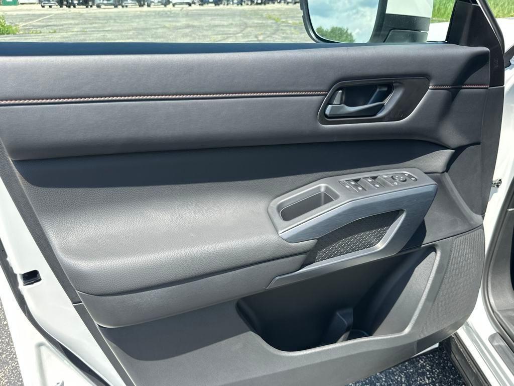 new 2025 Nissan Pathfinder car, priced at $42,873