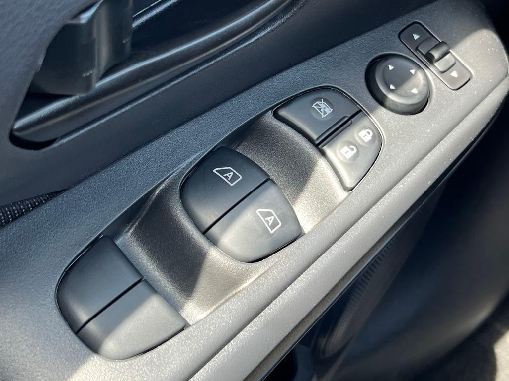 new 2025 Nissan Kicks Play car, priced at $22,057