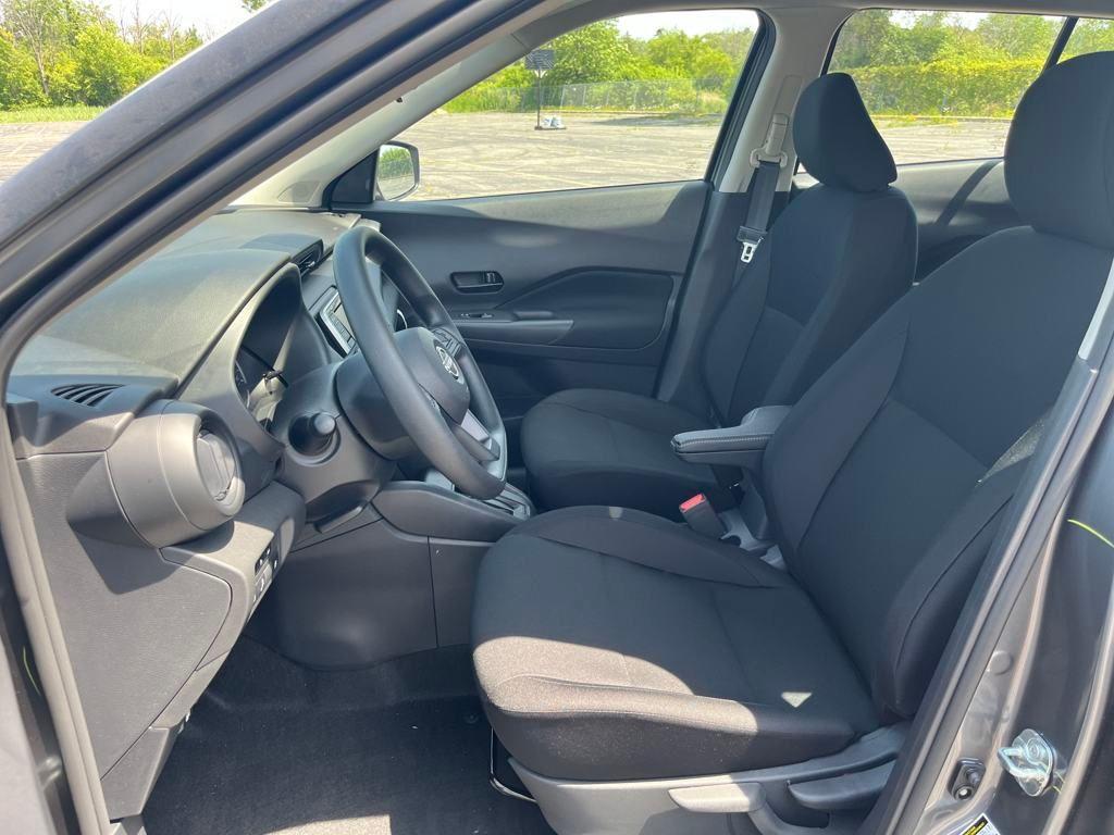 new 2025 Nissan Kicks Play car, priced at $22,057