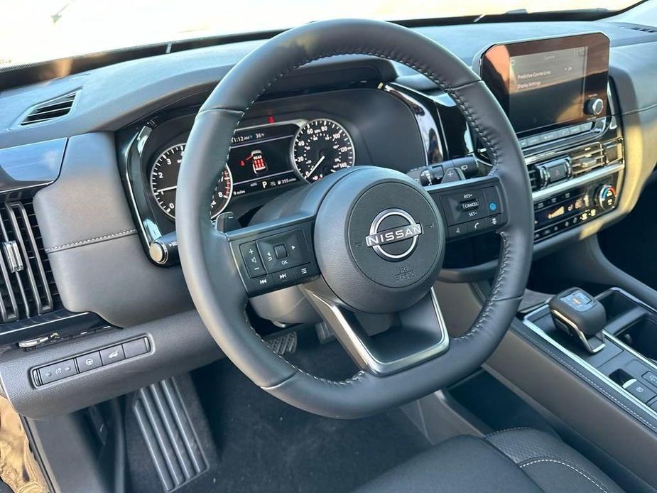 new 2025 Nissan Pathfinder car, priced at $42,195