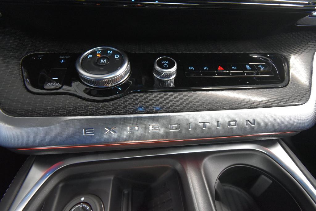 new 2025 Ford Expedition Max car, priced at $87,125