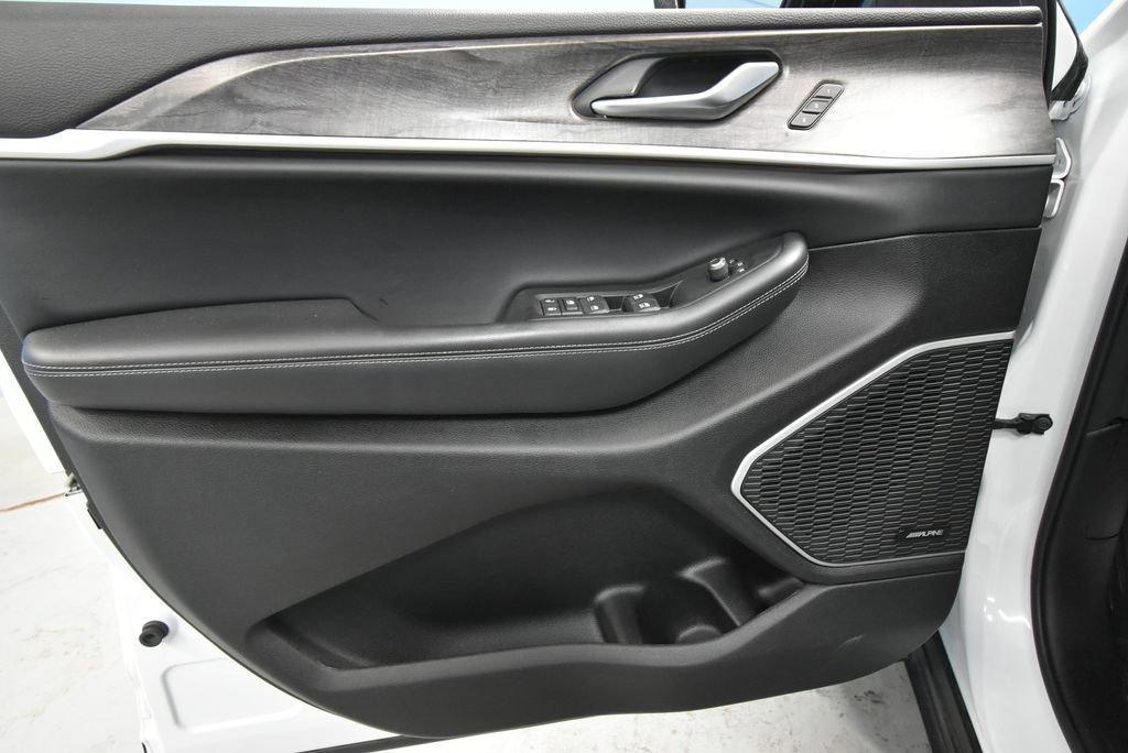 used 2021 Jeep Grand Cherokee L car, priced at $29,984