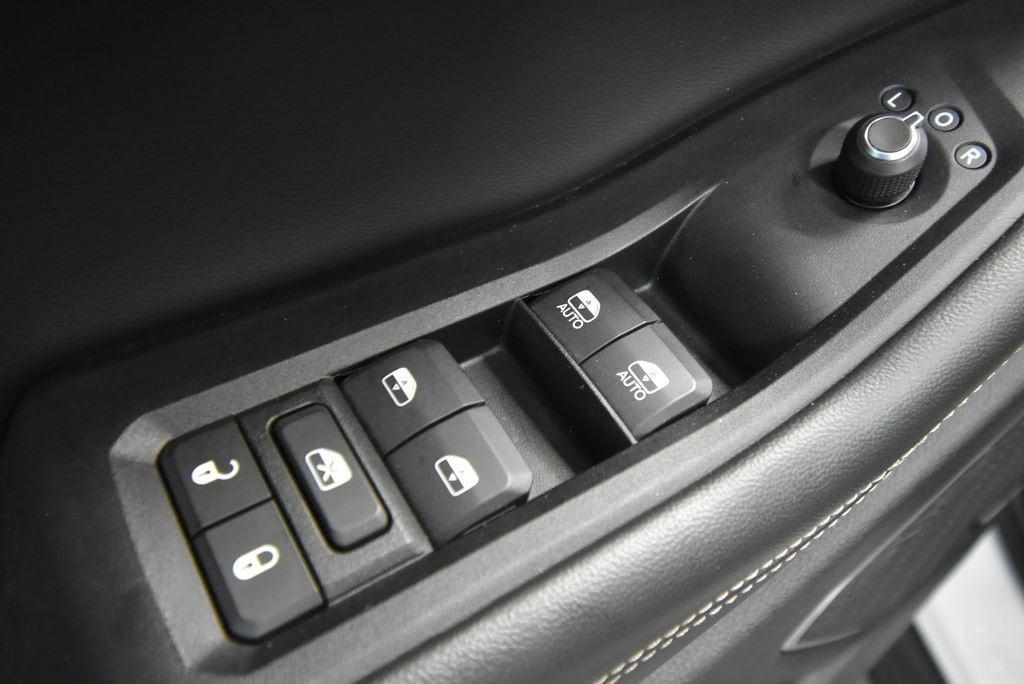 used 2021 Jeep Grand Cherokee L car, priced at $29,984