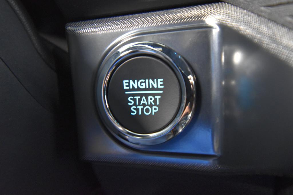 new 2025 Ford F-150 car, priced at $70,751
