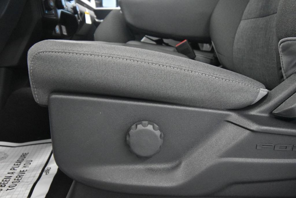 new 2025 Ford F-250 car, priced at $61,570