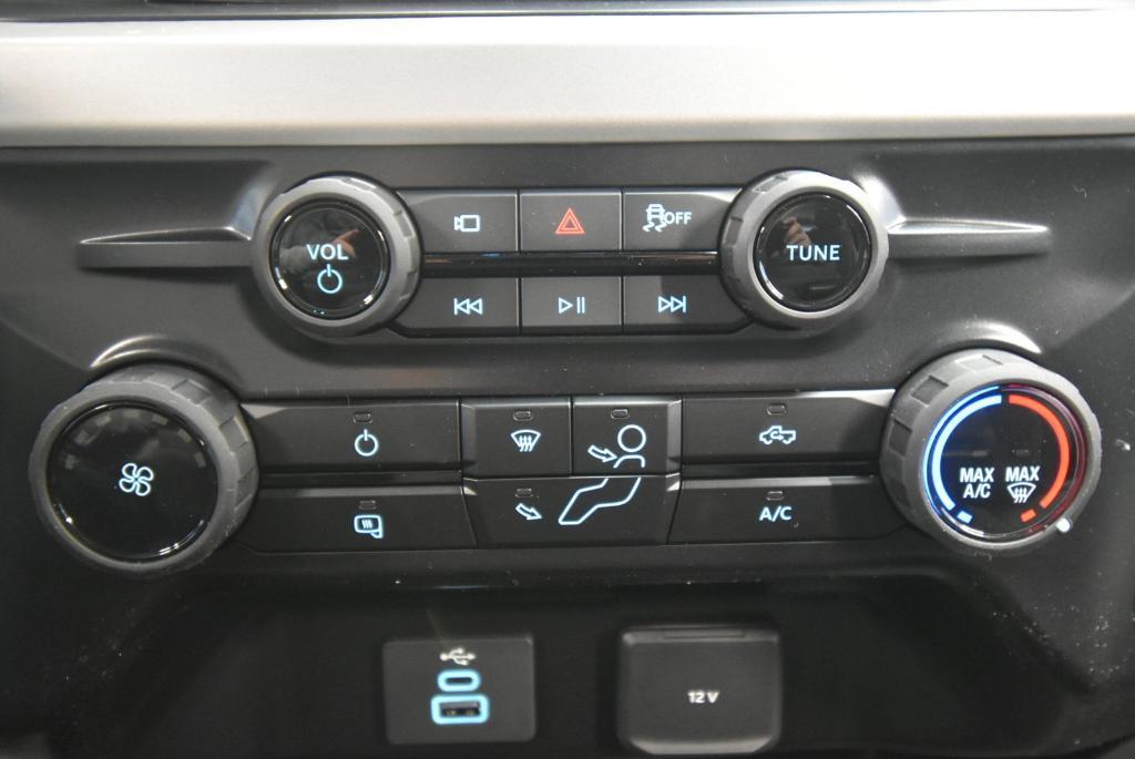new 2025 Ford F-250 car, priced at $61,570