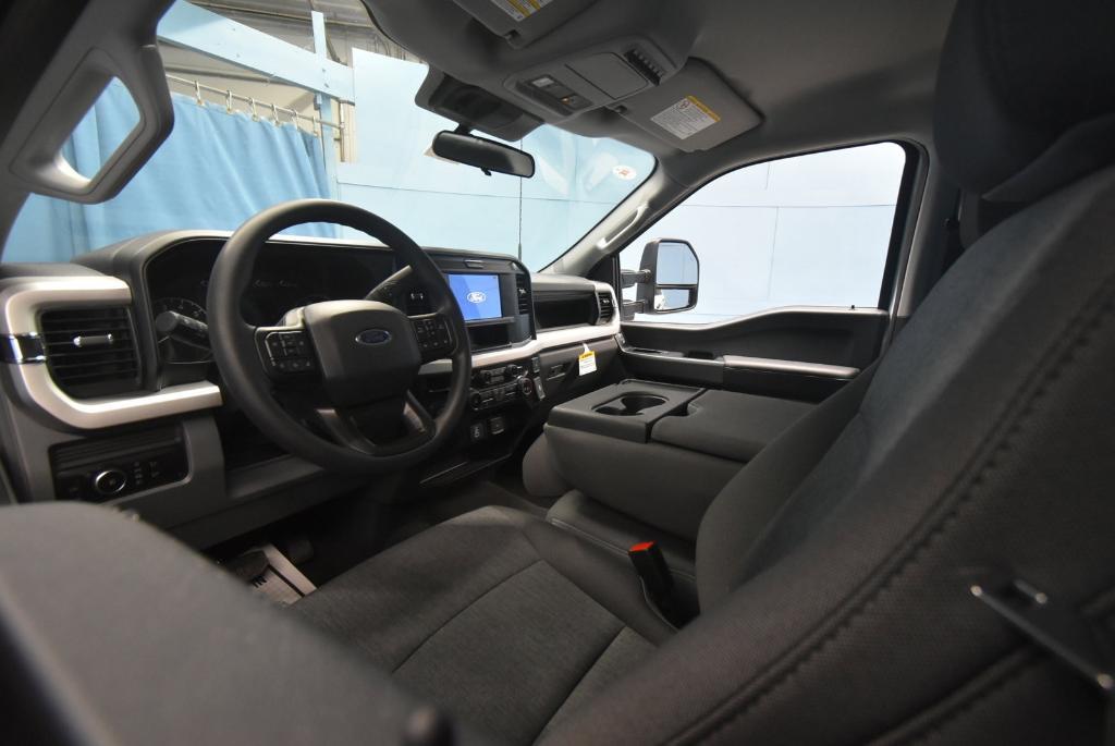 new 2025 Ford F-250 car, priced at $61,570