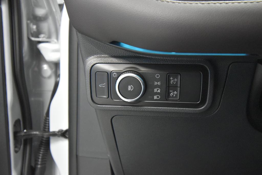 new 2025 Ford Explorer car