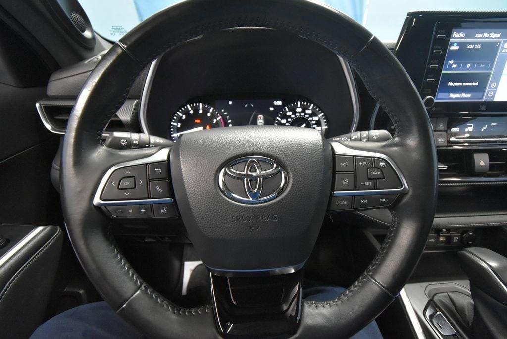used 2021 Toyota Highlander car, priced at $37,484