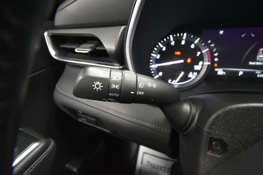 used 2021 Toyota Highlander car, priced at $37,484
