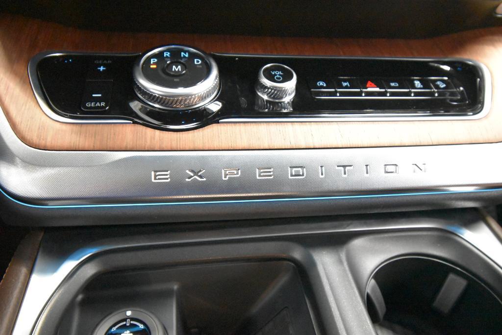 new 2025 Ford Expedition Max car, priced at $89,805