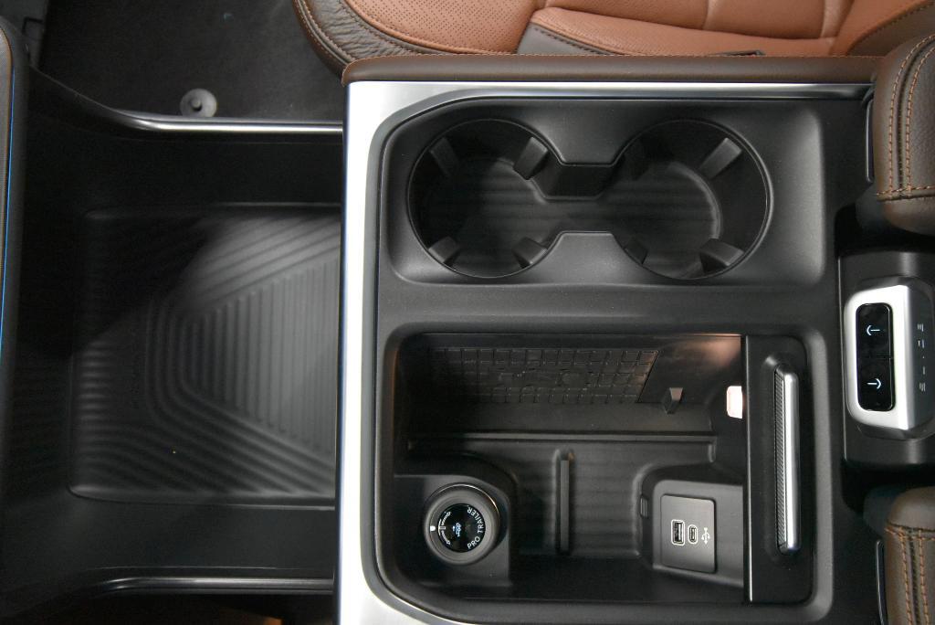 new 2025 Ford Expedition Max car, priced at $89,805