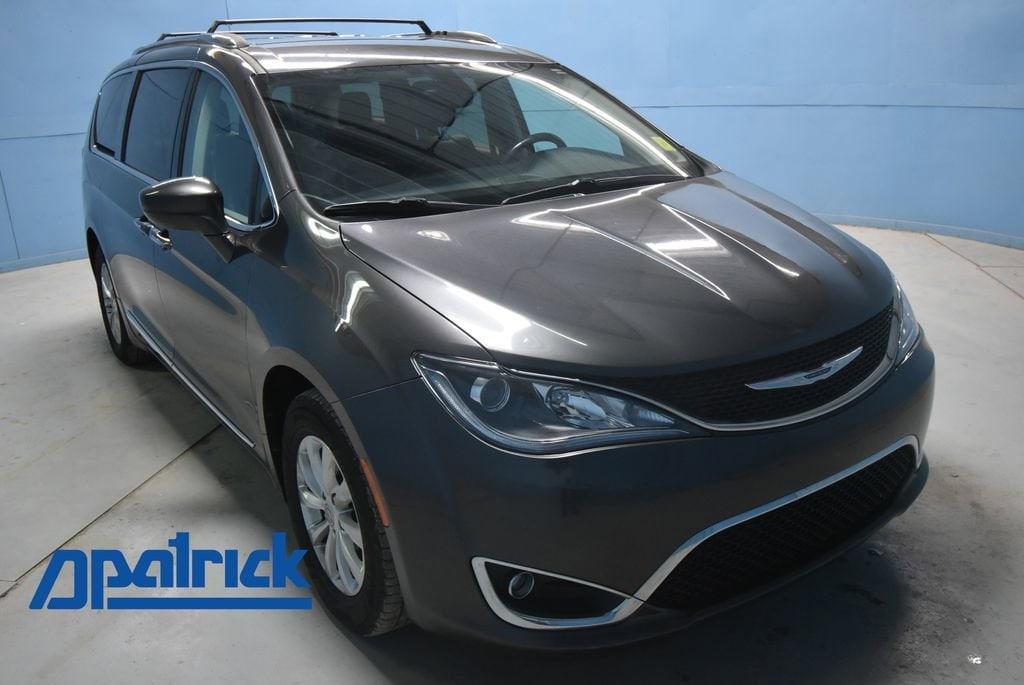 used 2018 Chrysler Pacifica car, priced at $15,484