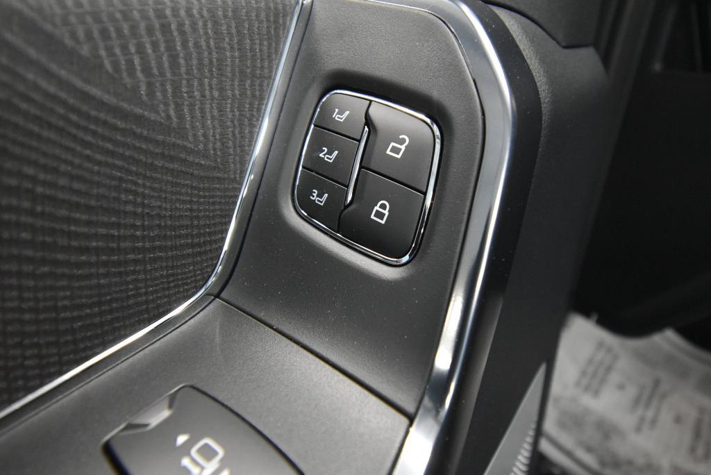 new 2025 Ford F-250 car, priced at $95,930