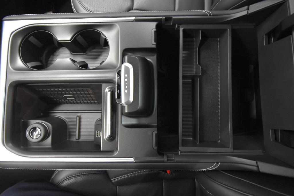 new 2025 Ford Expedition Max car, priced at $83,155