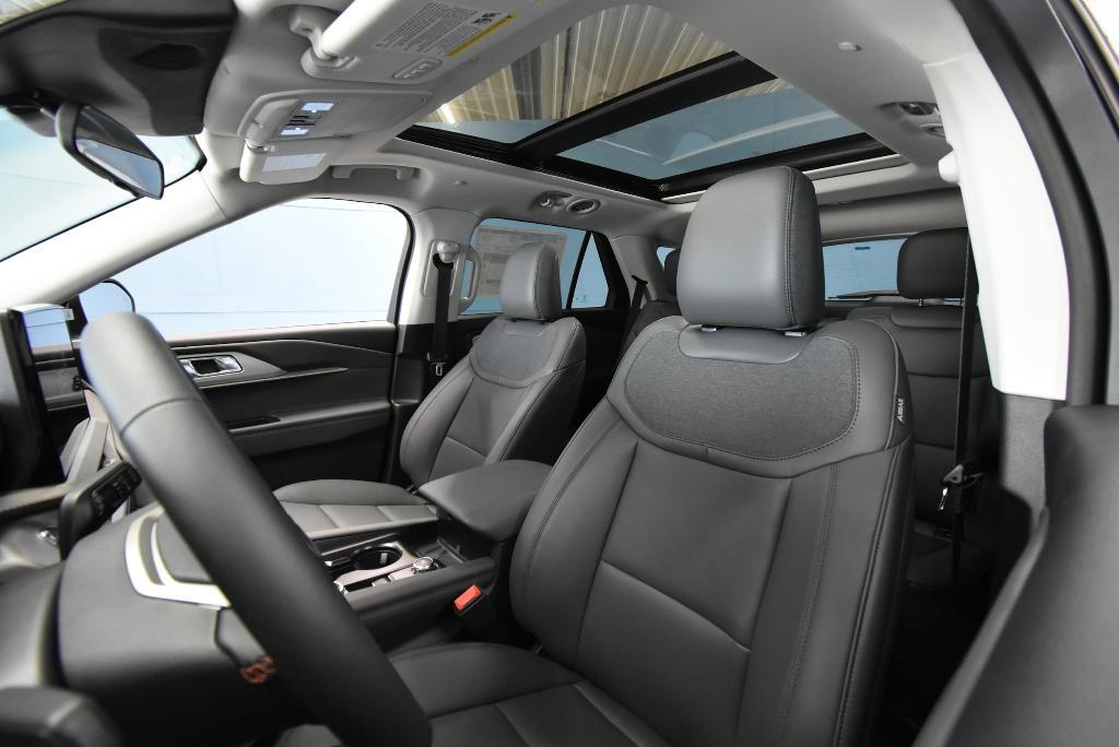 new 2025 Ford Explorer car, priced at $46,915