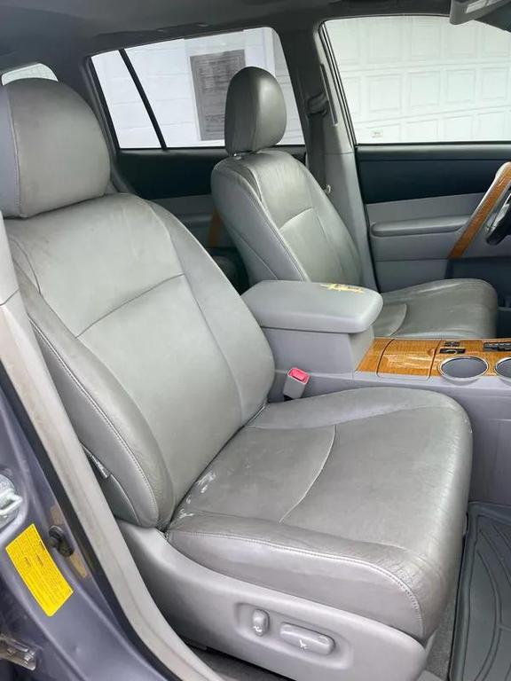 used 2008 Toyota Highlander Hybrid car, priced at $7,650