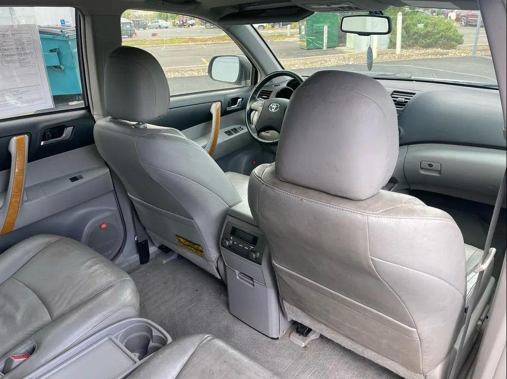 used 2008 Toyota Highlander Hybrid car, priced at $7,650