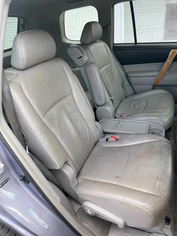 used 2008 Toyota Highlander Hybrid car, priced at $7,650