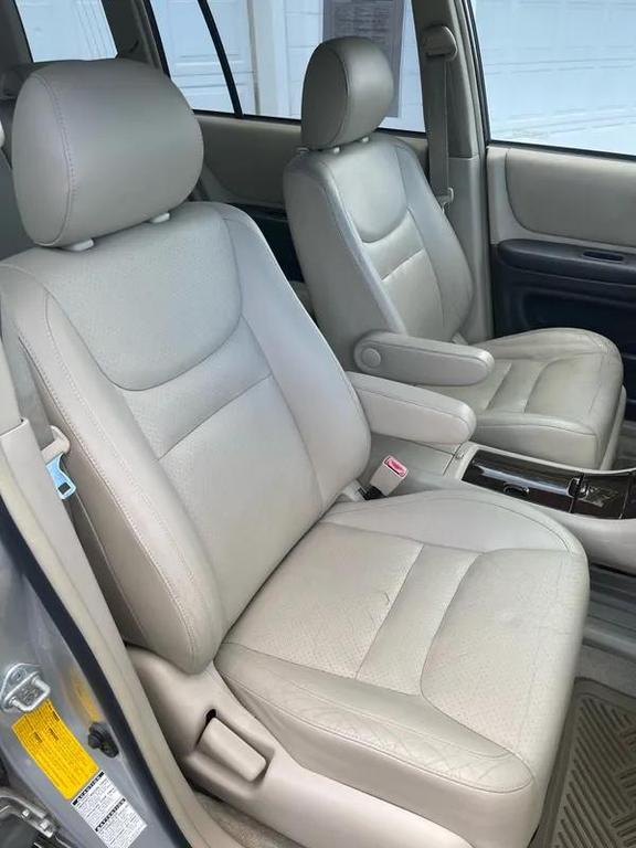 used 2003 Toyota Highlander car, priced at $6,950