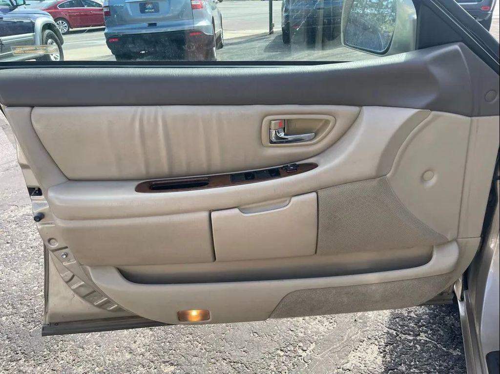 used 2000 Toyota Avalon car, priced at $3,950