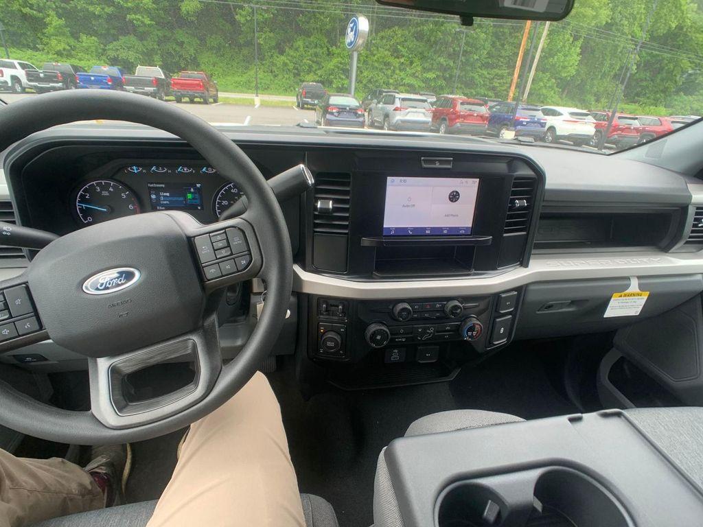 new 2025 Ford F-250 car, priced at $57,062