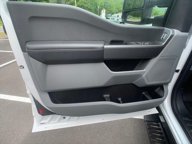 new 2025 Ford F-250 car, priced at $57,062