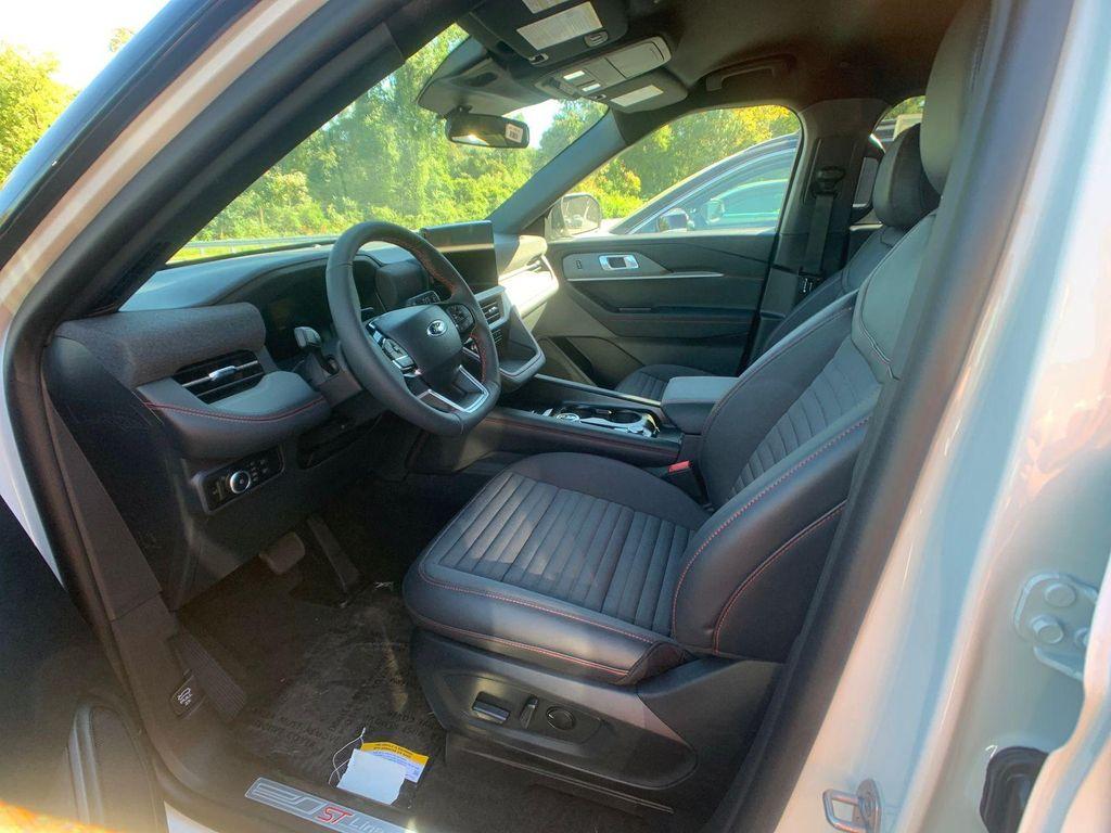 new 2025 Ford Explorer car, priced at $48,054