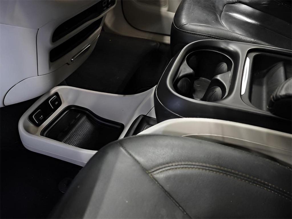 used 2018 Chrysler Pacifica car, priced at $11,998