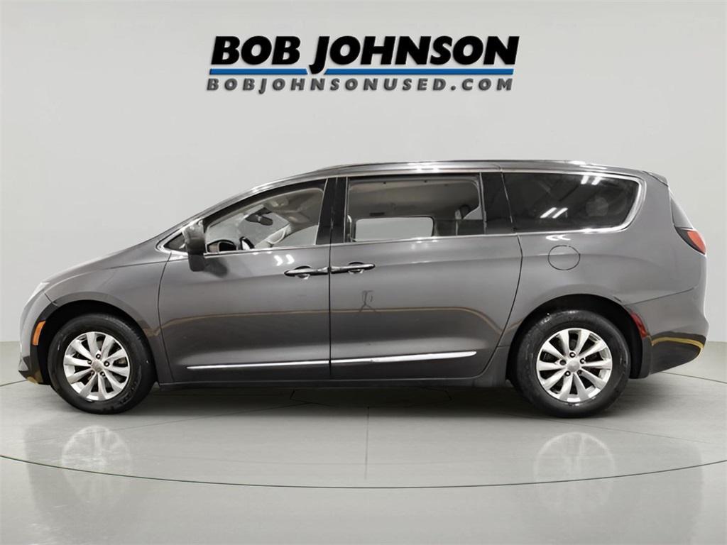 used 2018 Chrysler Pacifica car, priced at $11,998