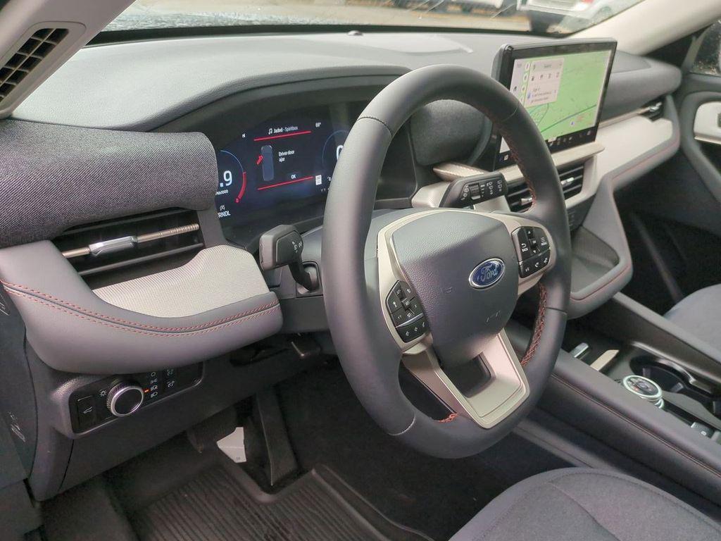 new 2025 Ford Explorer car, priced at $40,905
