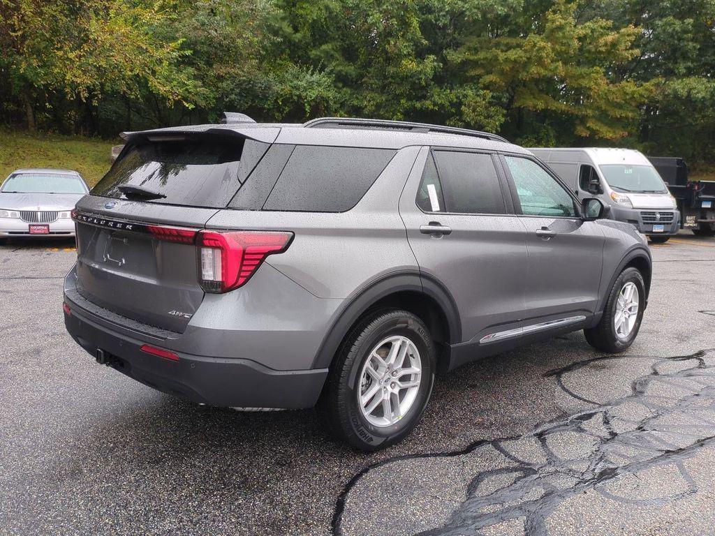 new 2025 Ford Explorer car, priced at $40,905