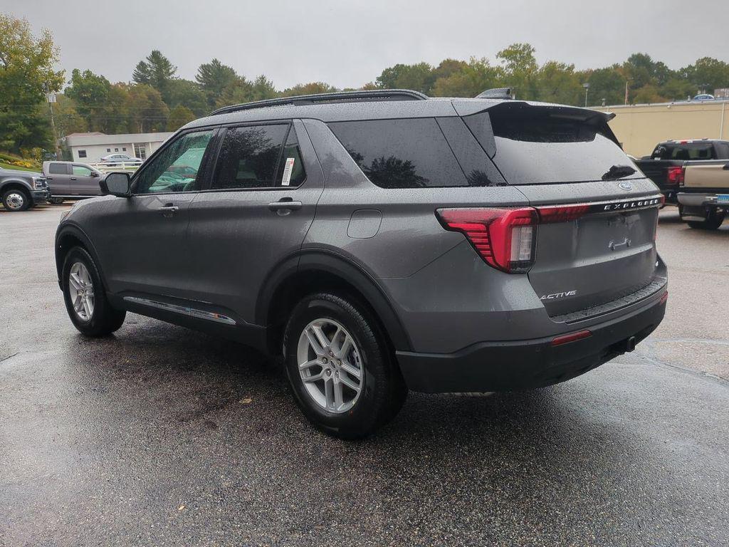 new 2025 Ford Explorer car, priced at $40,905