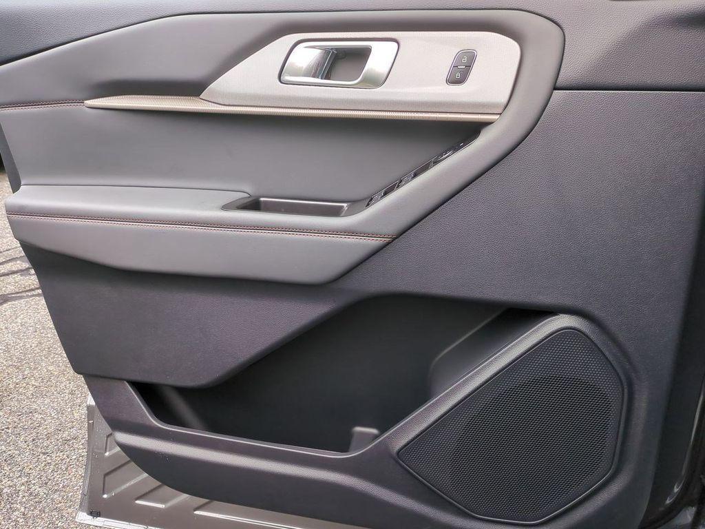 new 2025 Ford Explorer car, priced at $40,905