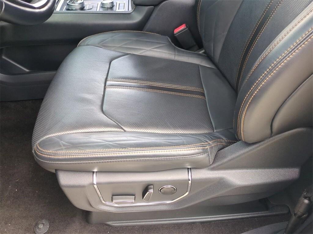 used 2023 Ford Expedition car, priced at $62,873