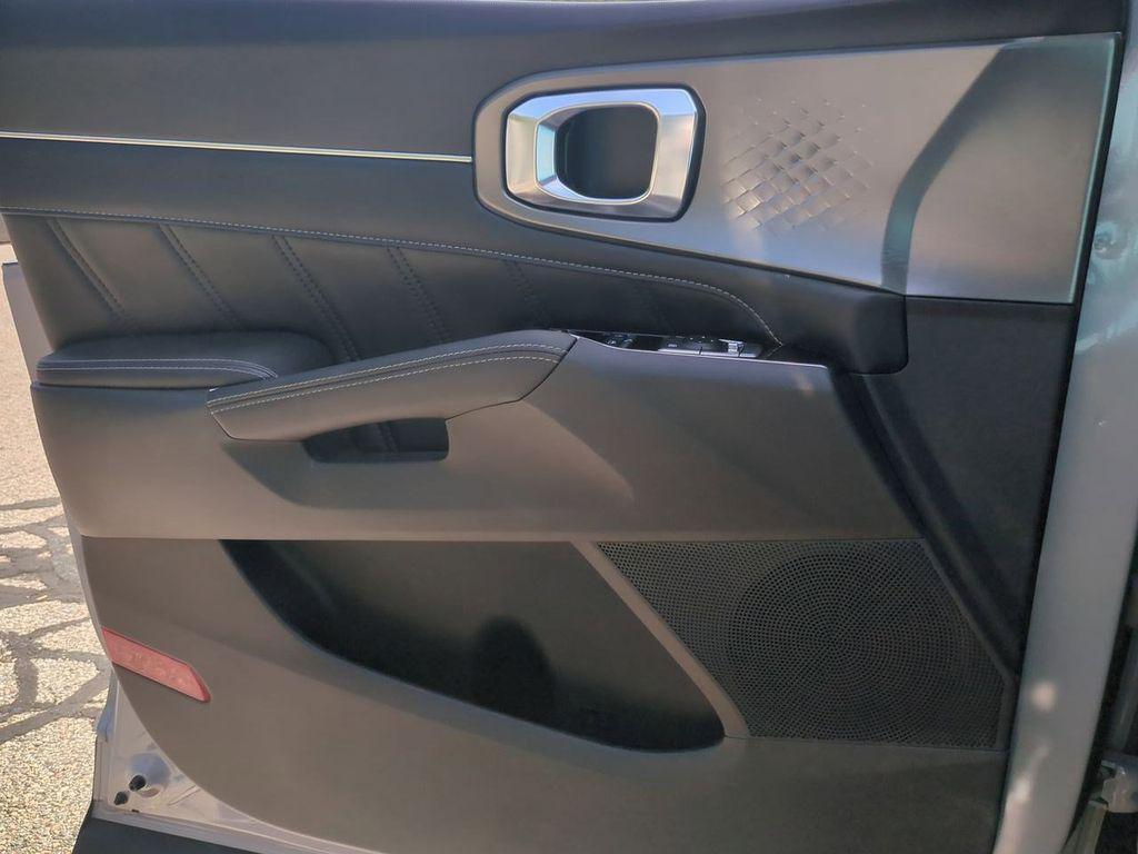 used 2023 Kia Sorento car, priced at $31,057