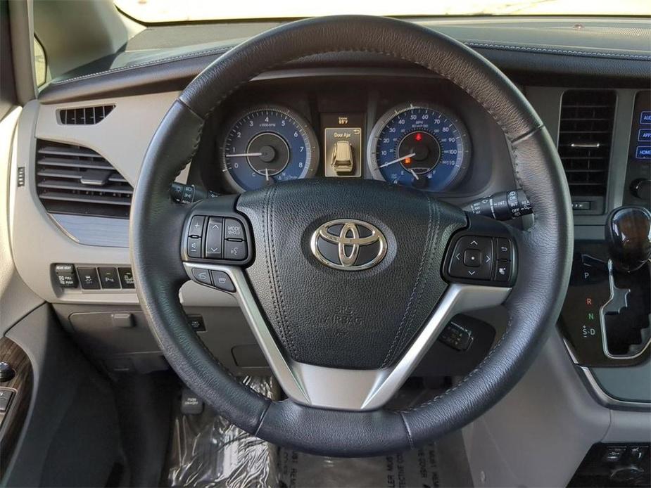 used 2017 Toyota Sienna car