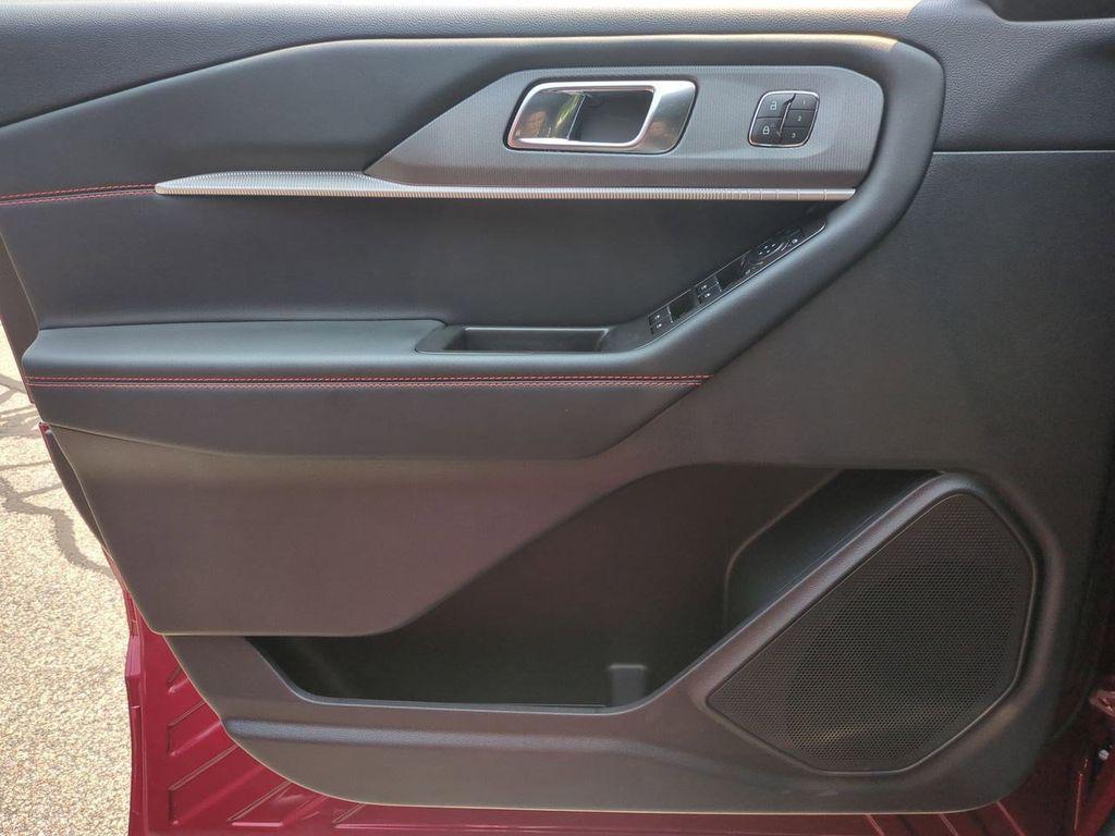 new 2025 Ford Explorer car, priced at $51,225