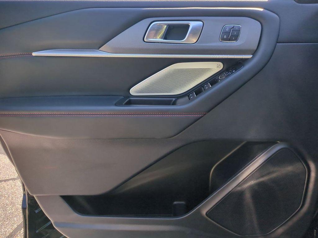 used 2025 Ford Explorer car, priced at $53,652