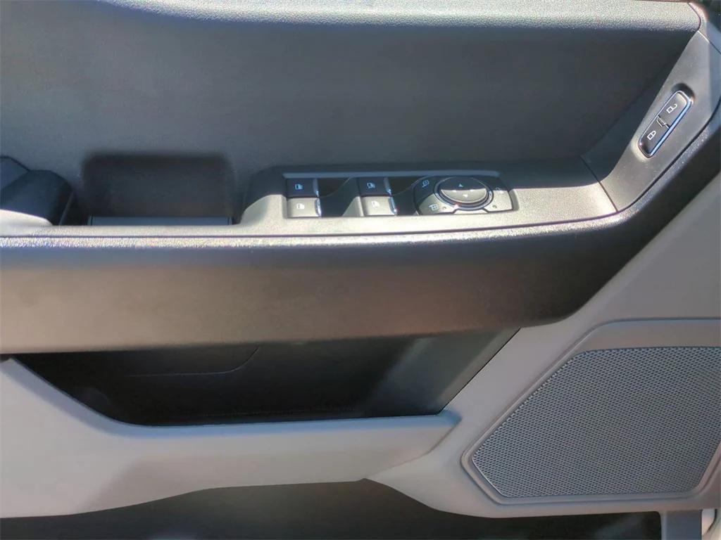 new 2025 Ford F-250 car, priced at $65,320