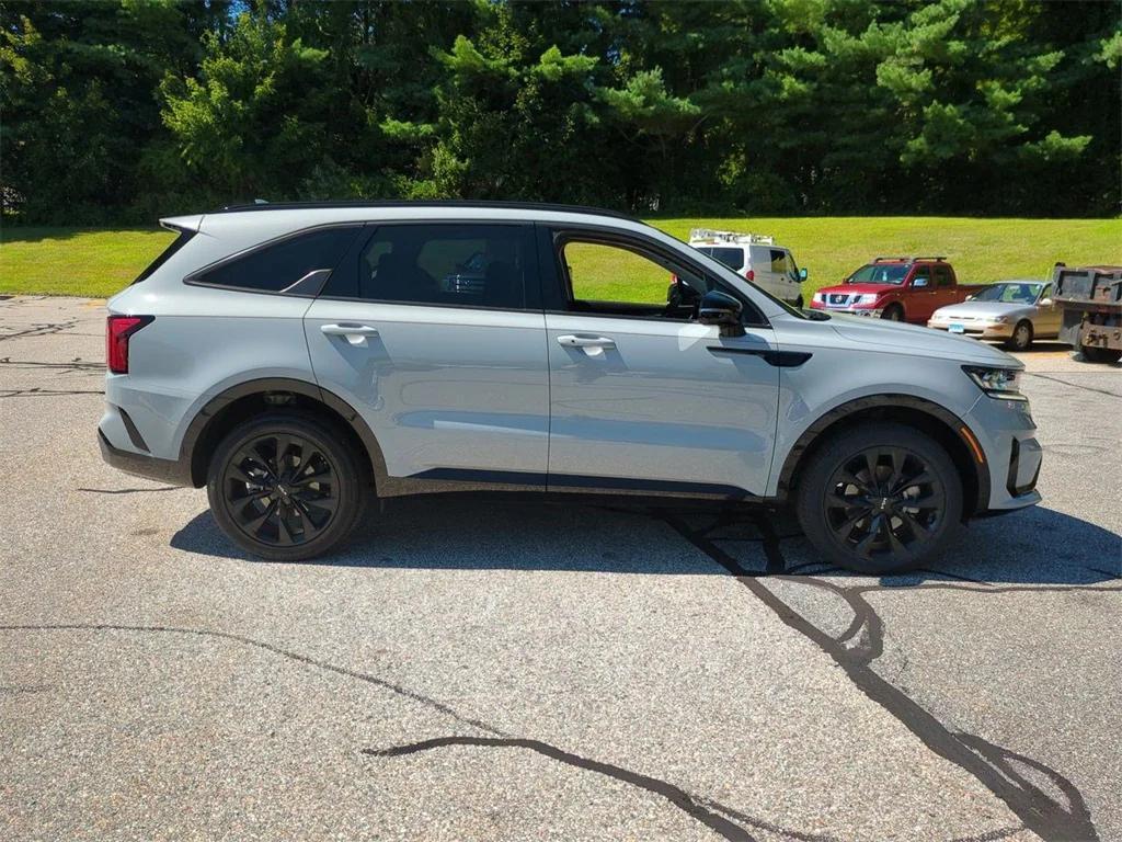 used 2023 Kia Sorento car, priced at $32,860