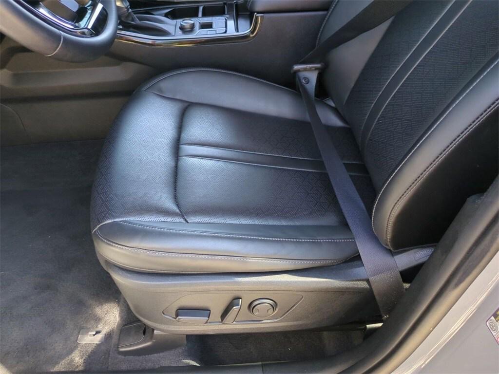 used 2023 Kia Sorento car, priced at $32,860