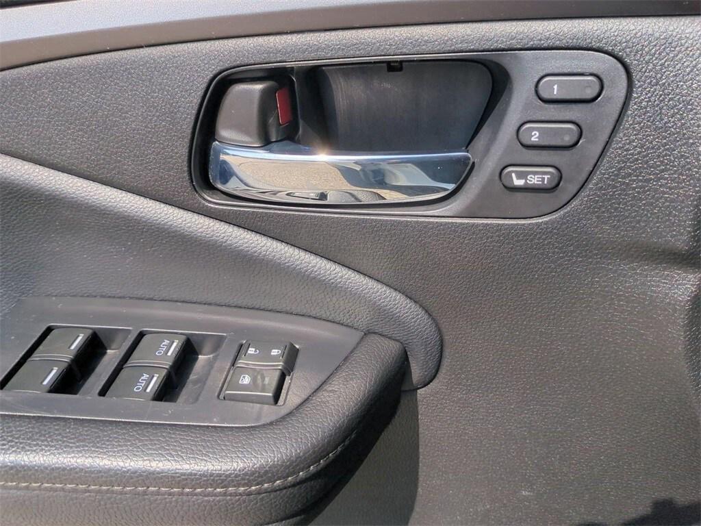 used 2020 Honda Pilot car, priced at $26,634