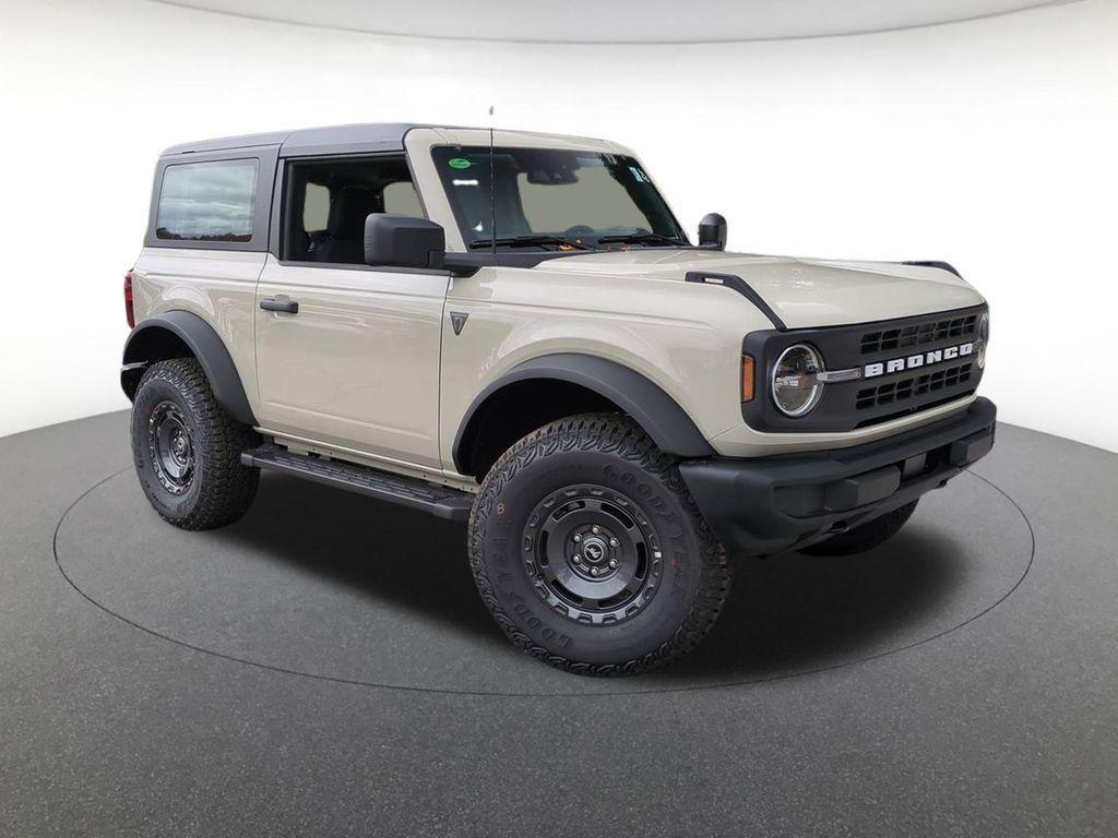 new 2025 Ford Bronco car, priced at $50,450