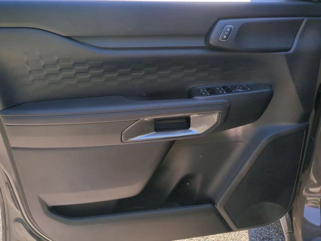 new 2025 Ford Ranger car, priced at $40,195