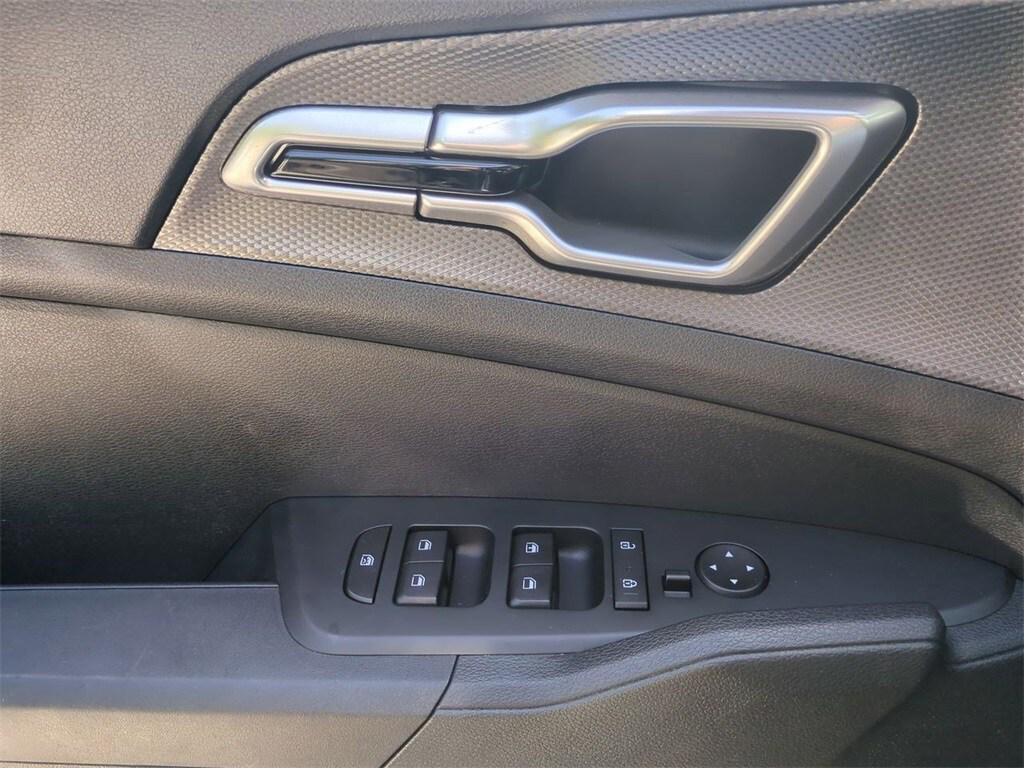 used 2023 Kia Sportage Hybrid car, priced at $25,675