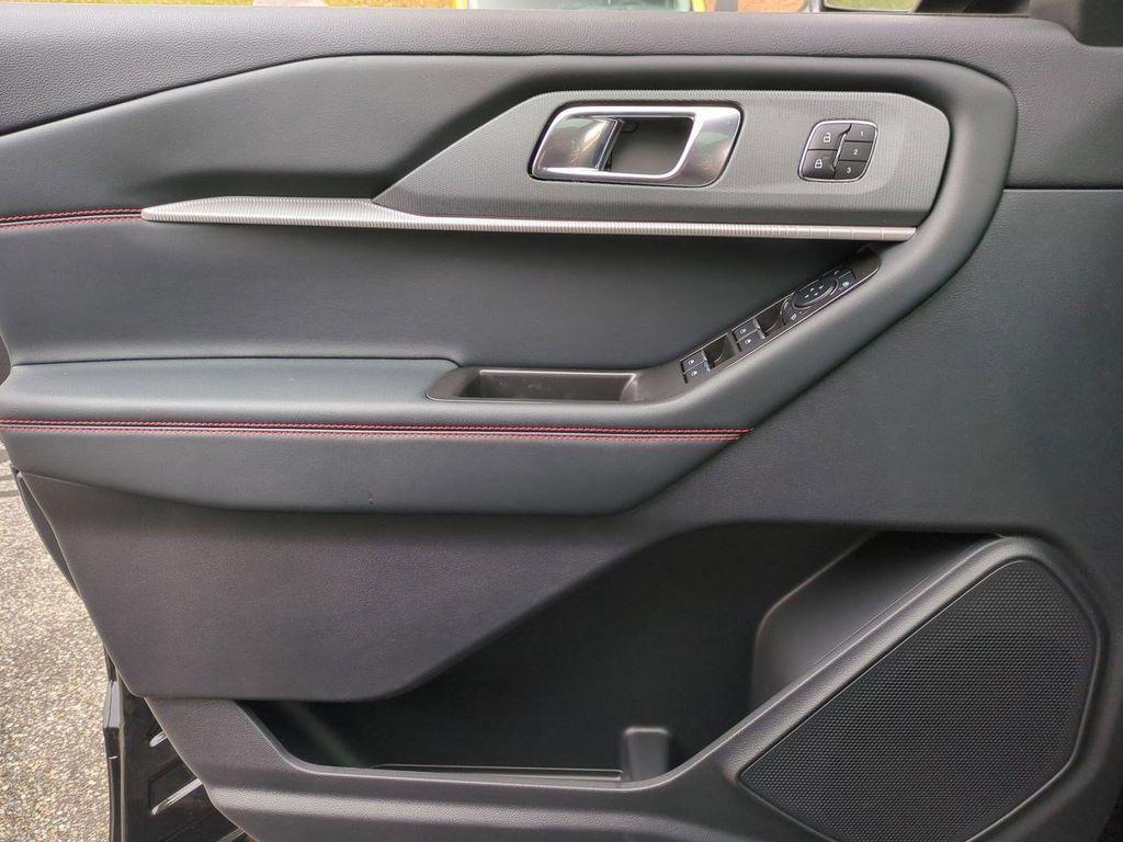 new 2025 Ford Explorer car, priced at $52,160
