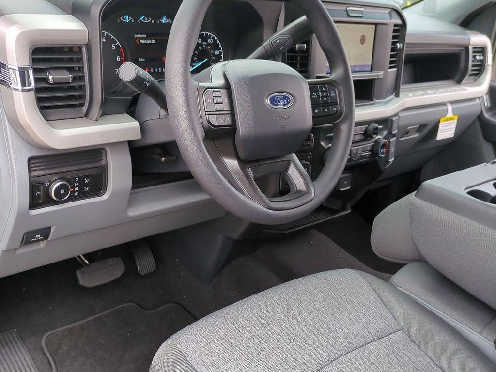 new 2025 Ford F-350 car, priced at $60,620