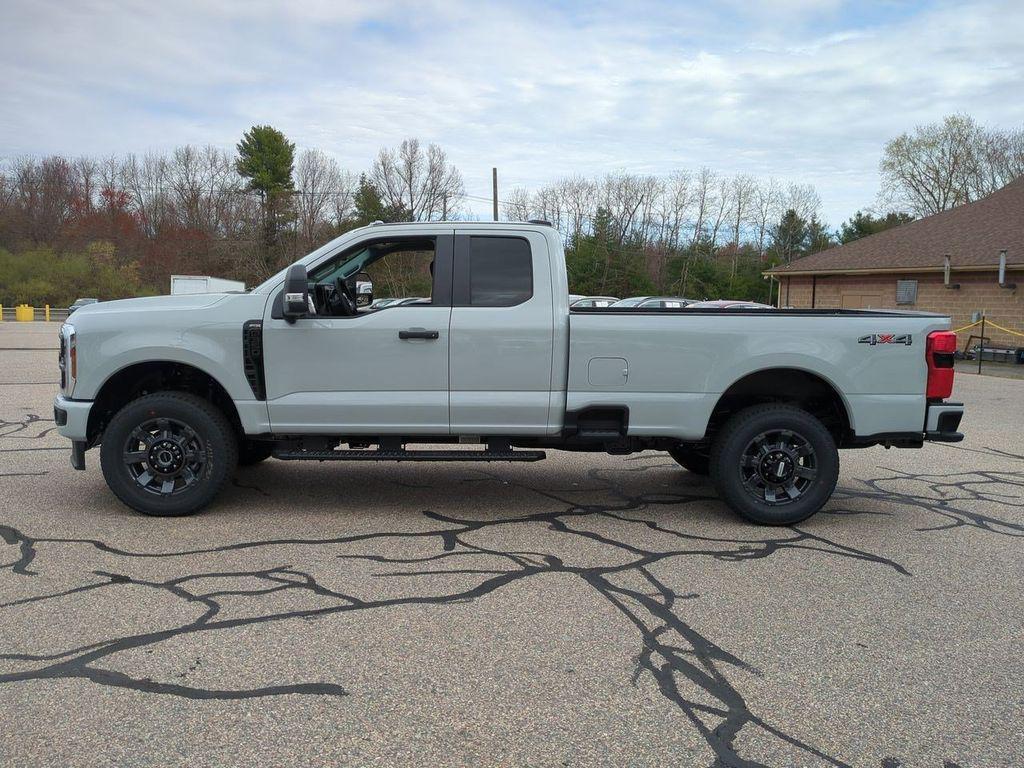 new 2025 Ford F-350 car, priced at $60,620
