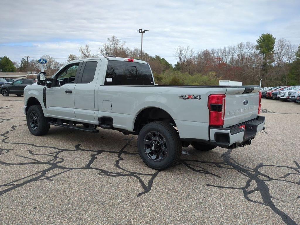 new 2025 Ford F-350 car, priced at $60,620